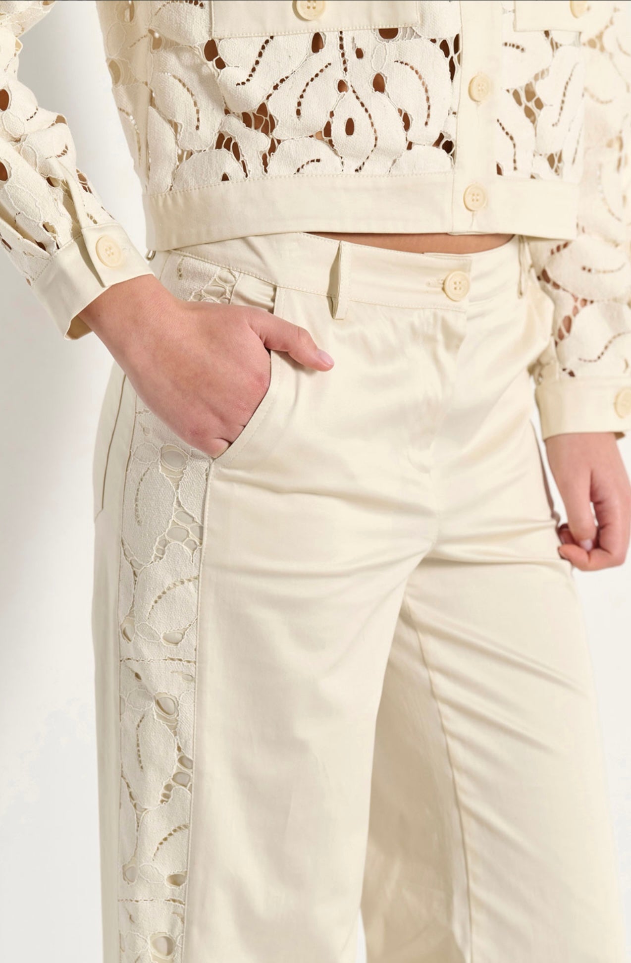 MATIS OFF WHITE PANTS