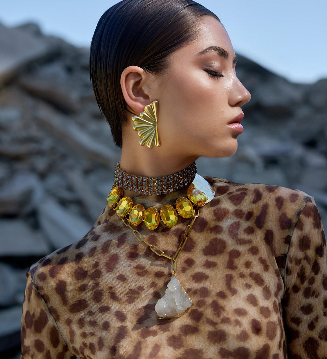 HOPEEARRINGS_gold_2_5149b114-6c2d-4d28-aefa-91e5137a600c.jpg