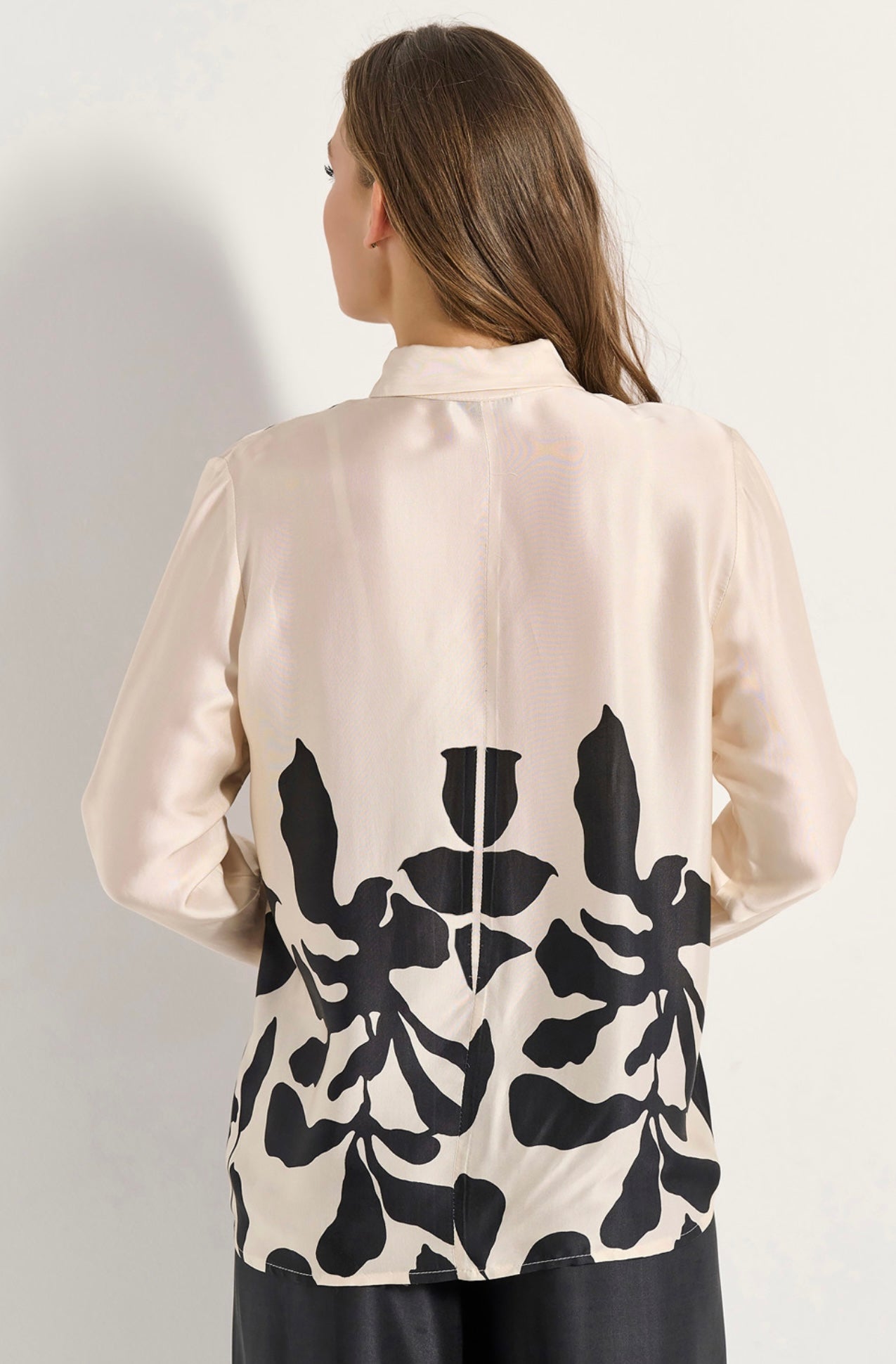 MATIS OFF WHITE & BLACK WITH DESIGN