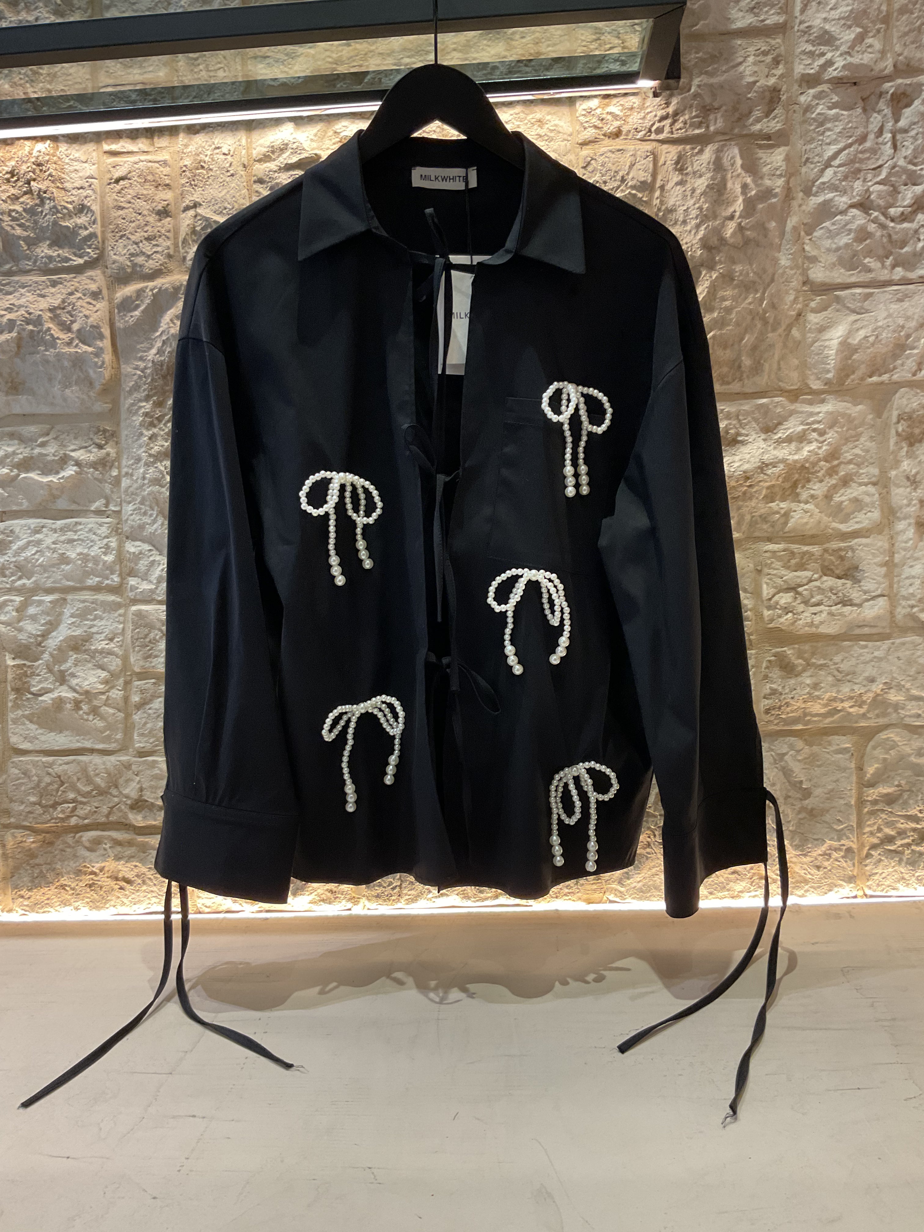 MILKWHITE BLACK ΠΟΥΚΆΜΙΣΟ